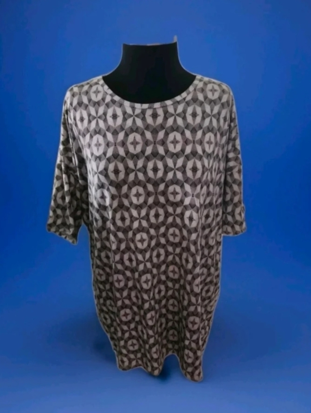 LULAROE IRMA Half Sleeve Gray Geometric Print High Low Tunic Top Blouse T Shirt
